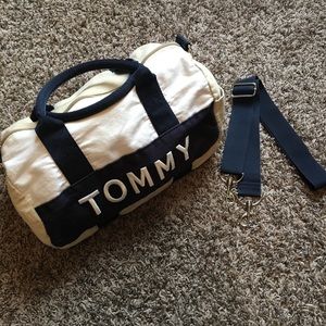 2HR SALE Tommy Hilfiger bag
